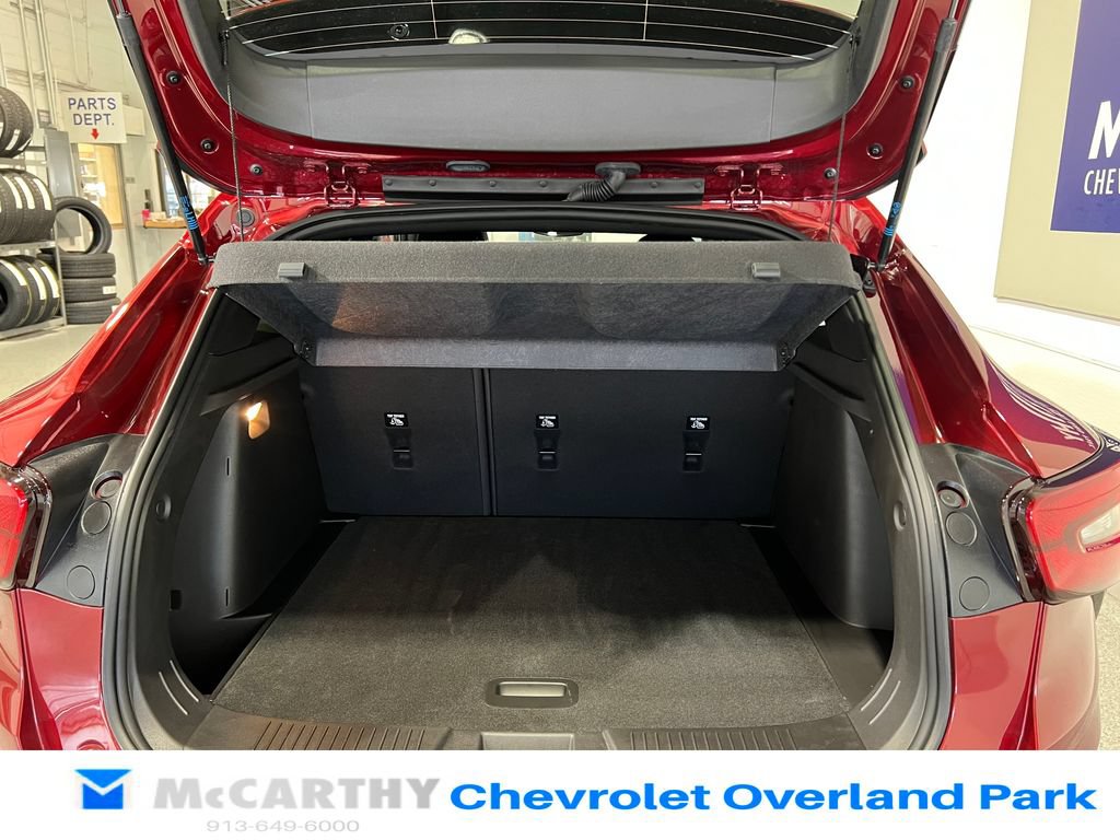 Used 2025 Chevrolet Trax RS w/ Driver Confidence Package FWD image 26