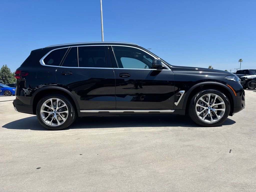 Used 2024 BMW X5 xDrive50e w/ Parking Assistance Package image 3