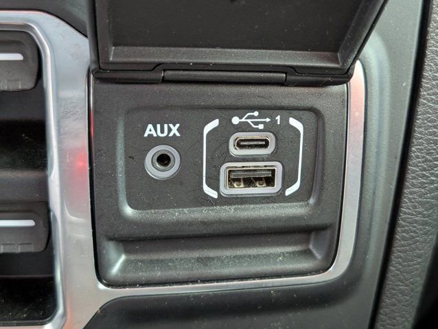Used 2021 Jeep Gladiator Overland AWD/4WD image 19