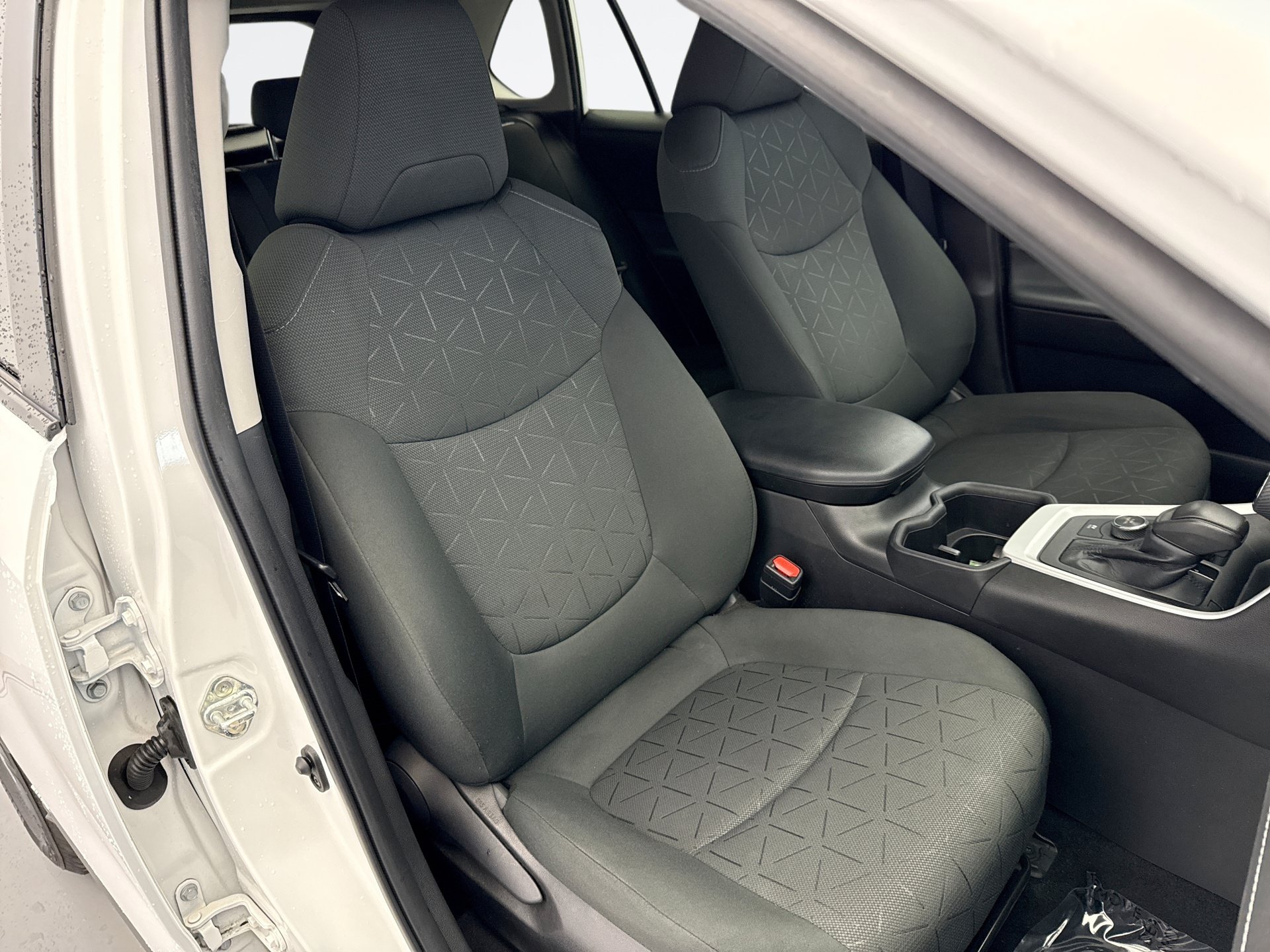 Used 2022 Toyota RAV4 XLE w/ Convenience Package AWD/4WD image 17