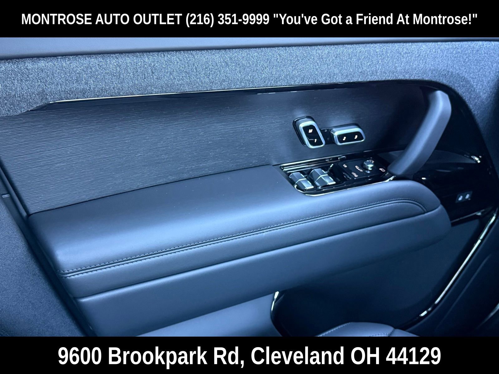 New 2025 Land Rover Range Rover Sport SE image 31