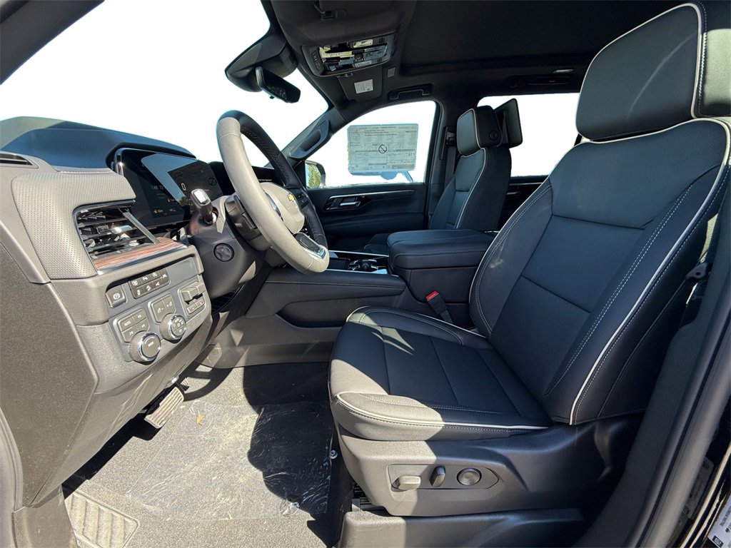 New 2026 Chevrolet Suburban Premier image 9