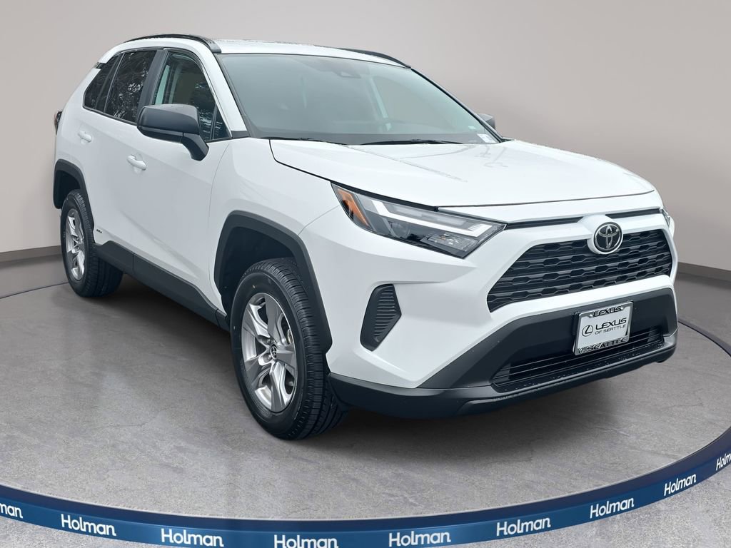 Used 2025 Toyota RAV4 LE image 4