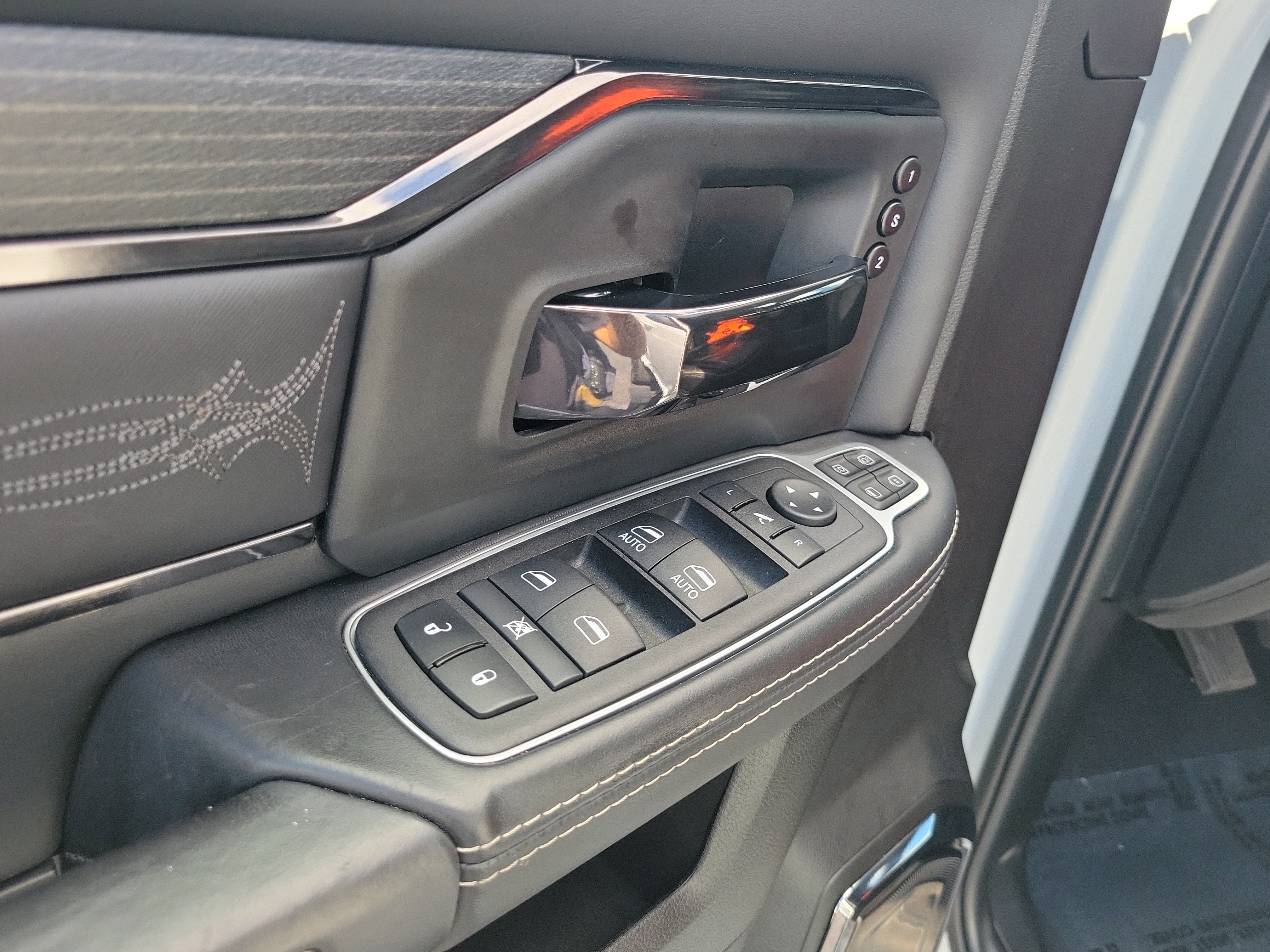 Used 2024 RAM 2500 Limited AWD/4WD image 19