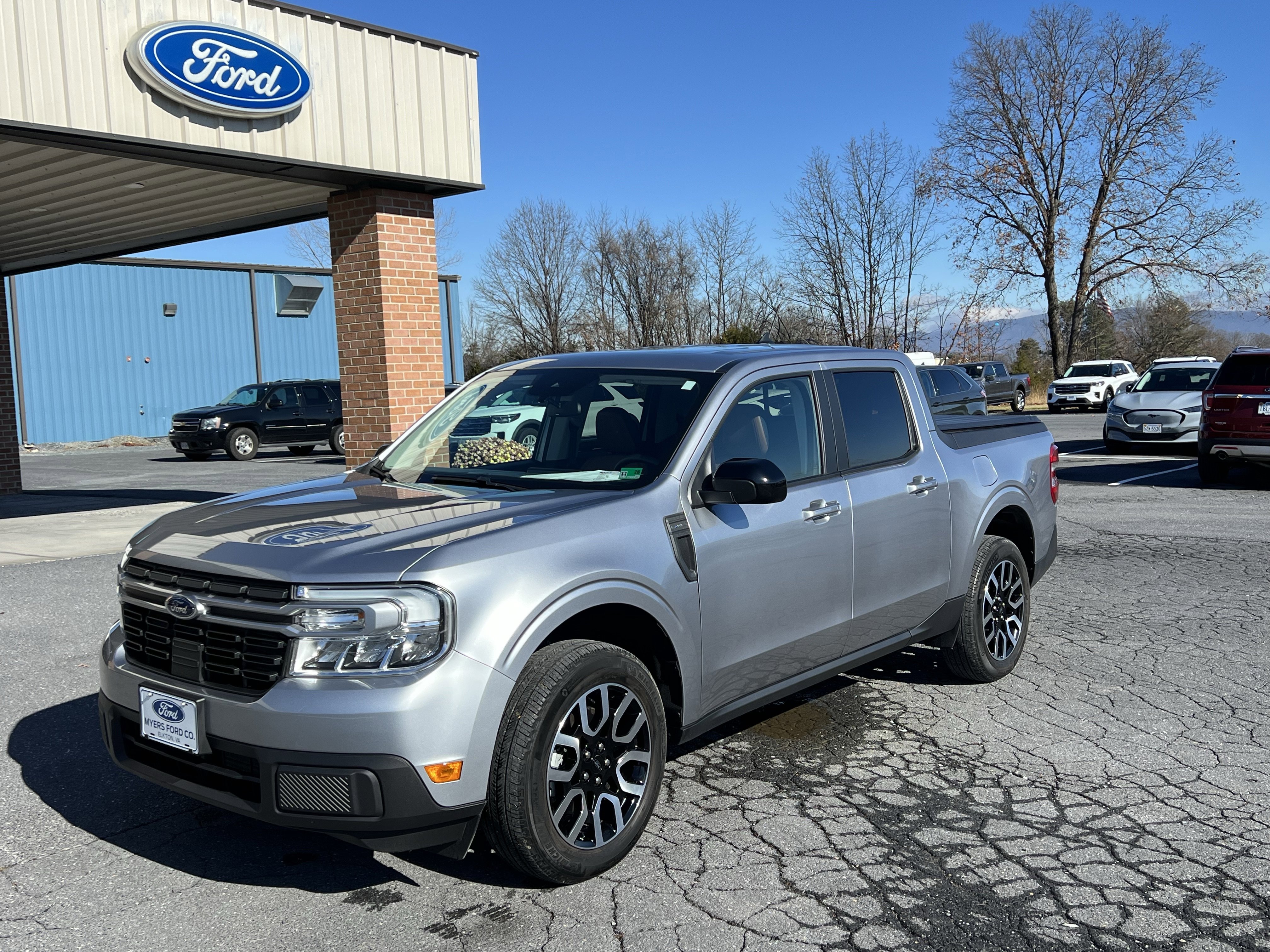 Used 2024 Ford Maverick Lariat image 2