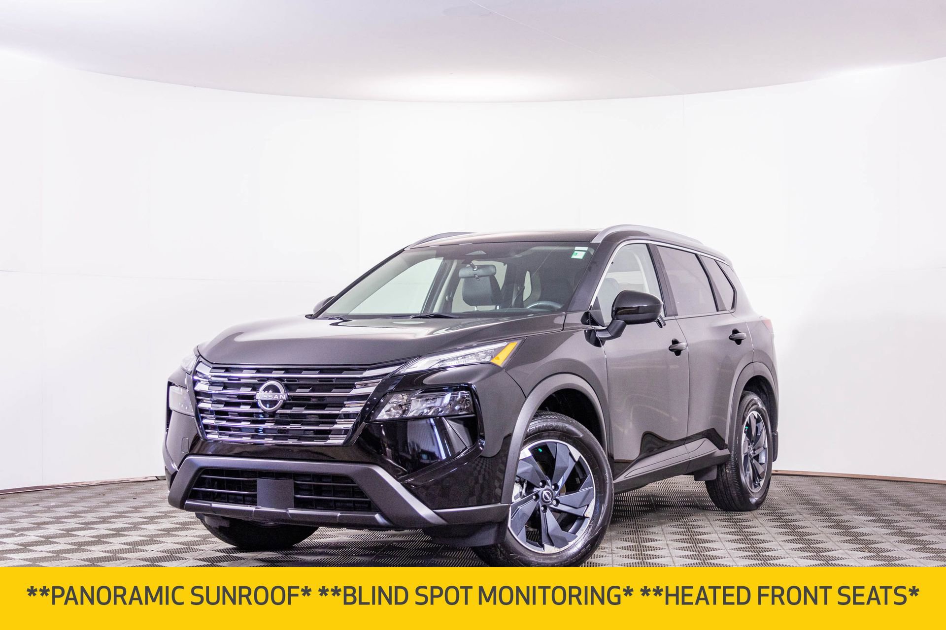 Used 2024 Nissan Rogue SV w/ SV Premium Package image 2