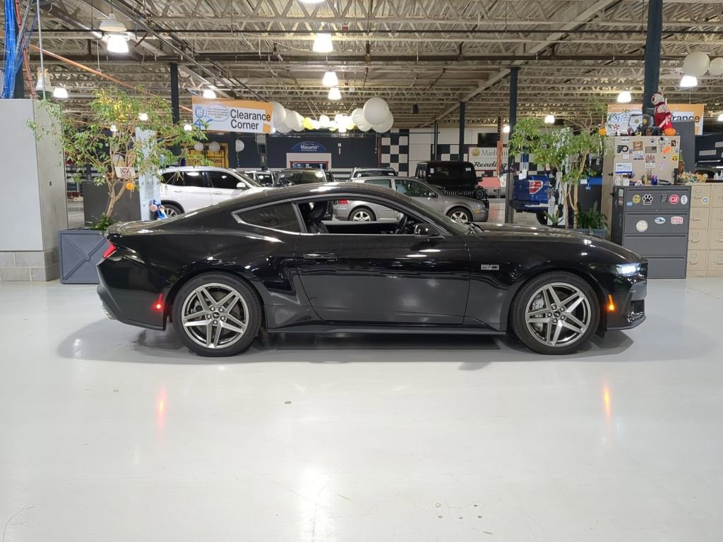 Used 2024 Ford Mustang GT Premium image 7