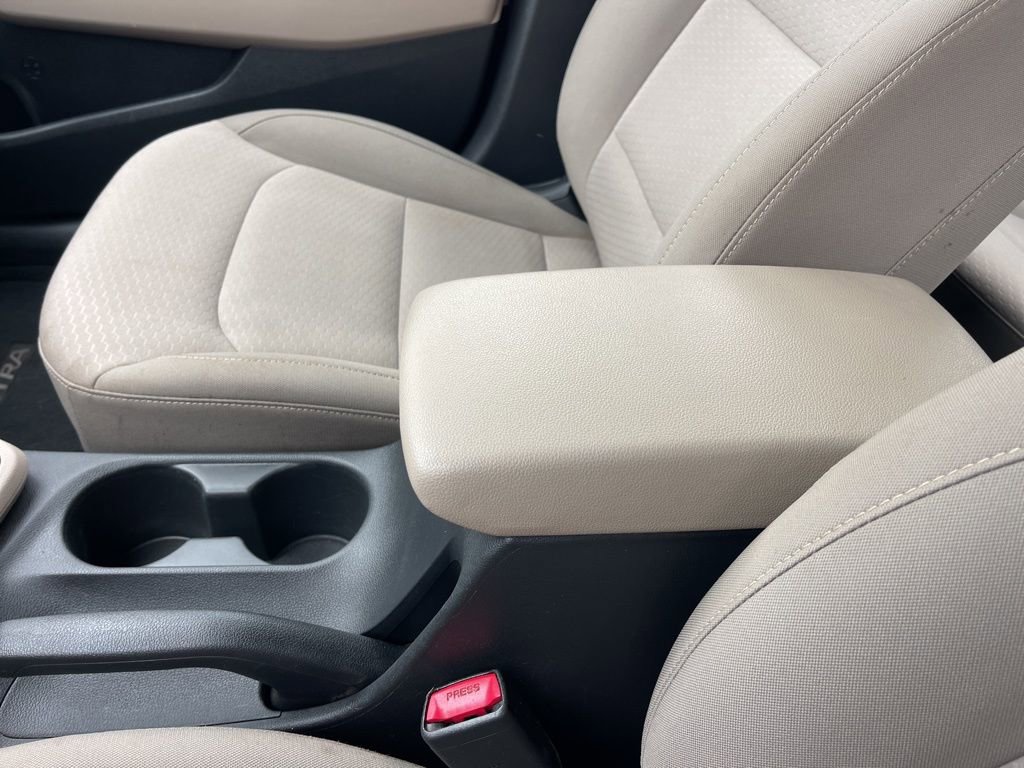 Used 2020 Hyundai Elantra Value Edition image 14