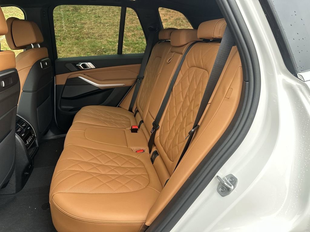 New 2026 BMW X5 xDrive50e w/ Climate Comfort Package image 21