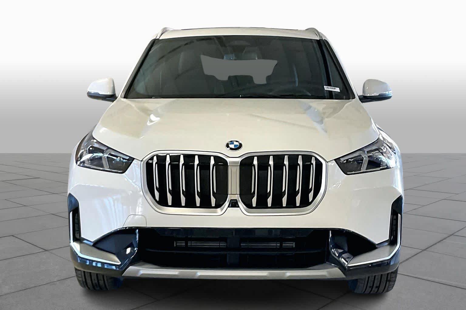 Used 2026 BMW X1 xDrive28i w/ Technology Package AWD/4WD image 3