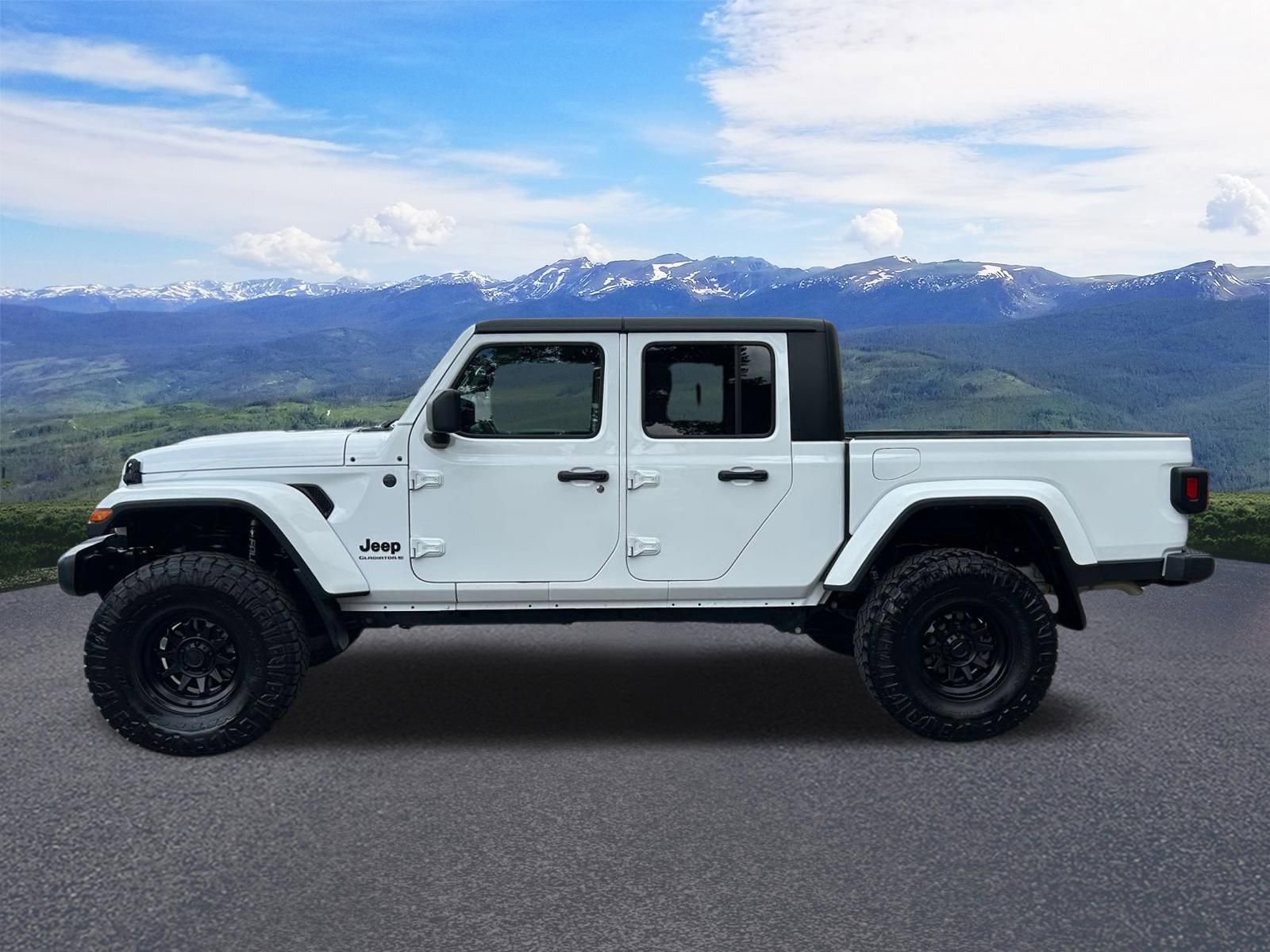 Used 2024 Jeep Gladiator Sport AWD/4WD image 2