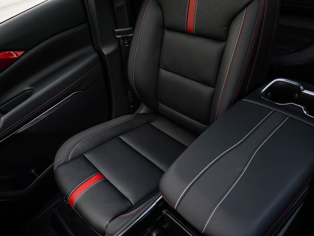 New 2026 Chevrolet Traverse RS w/ LPO, Floor Liner Package AWD/4WD image 28