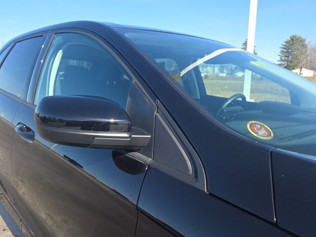 Used 2024 Ford Edge SE w/ Black Appearance Package image 5