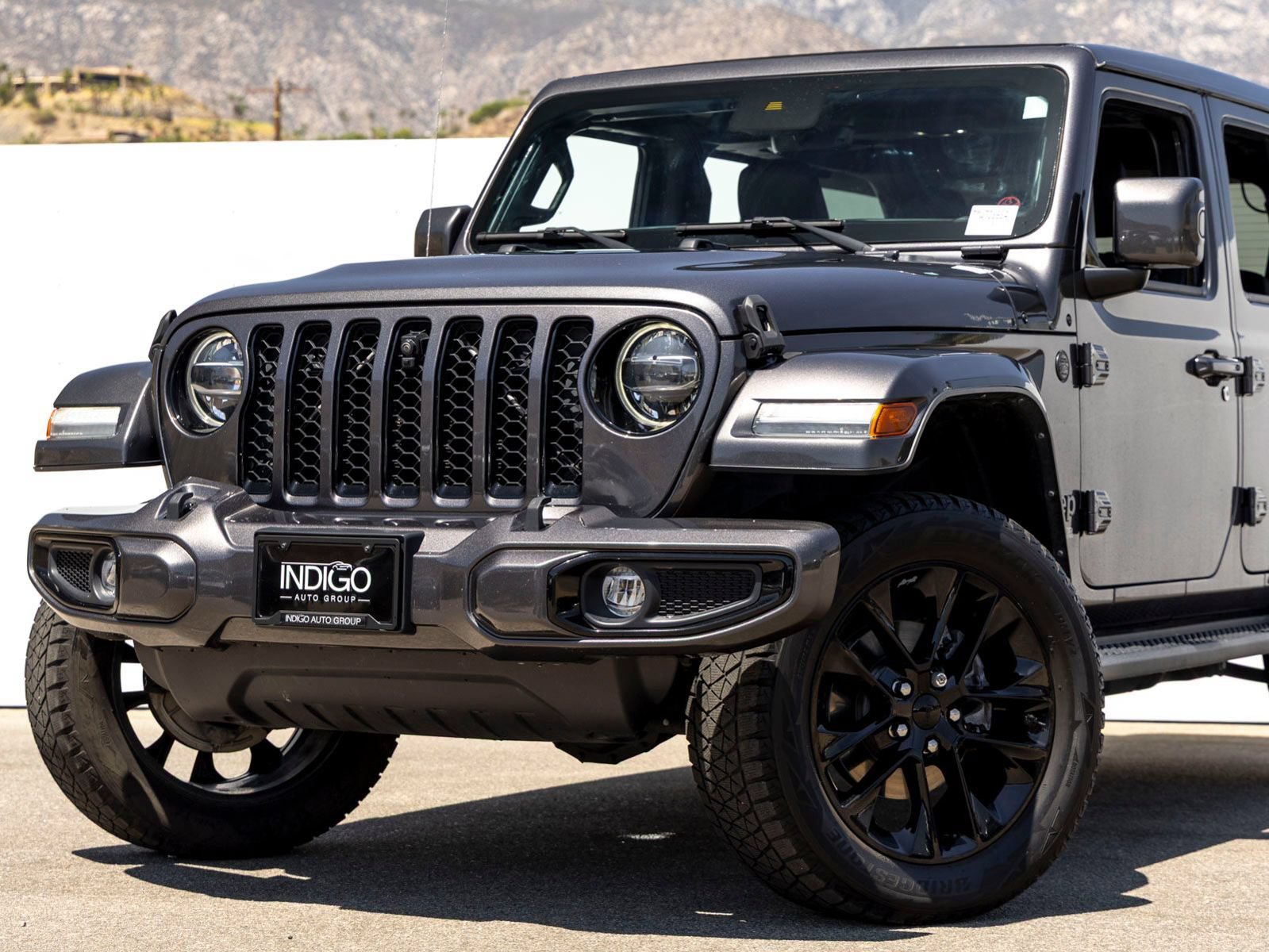 Used 2021 Jeep Wrangler Unlimited Sahara AWD/4WD image 2