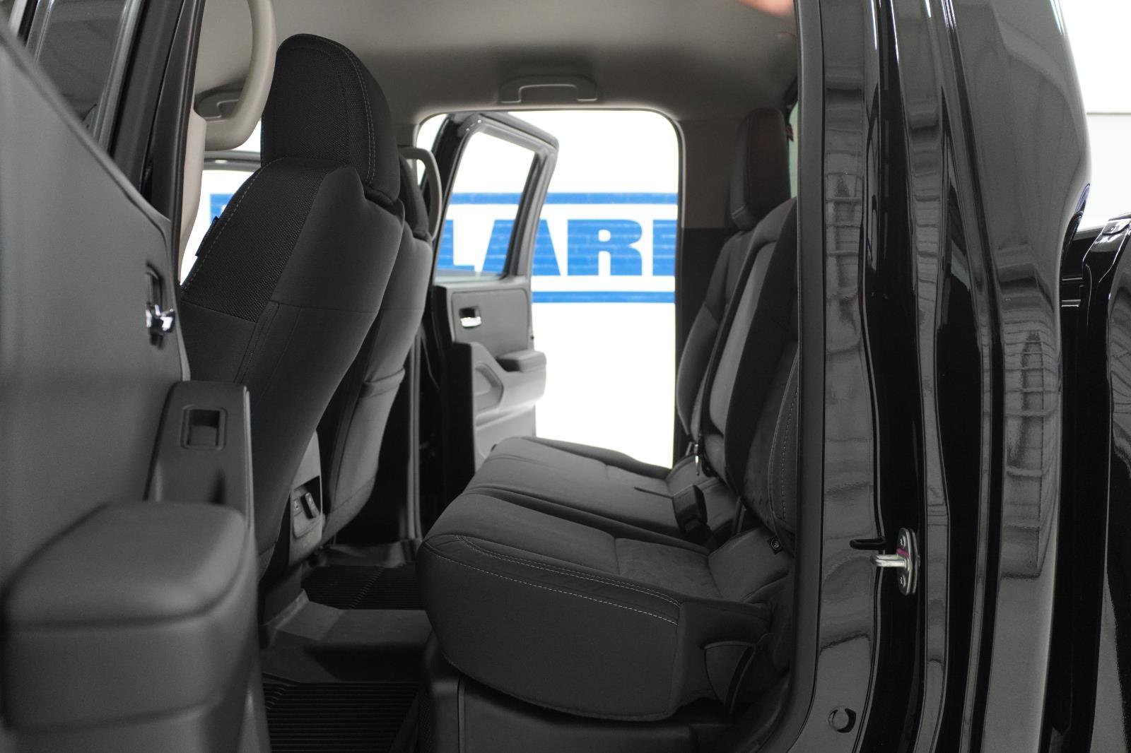 Used 2024 Nissan Frontier SV w/ SV Convenience Package image 32