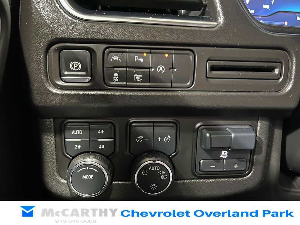 Used 2024 Chevrolet Suburban RST w/ Luxury Package AWD/4WD image 18