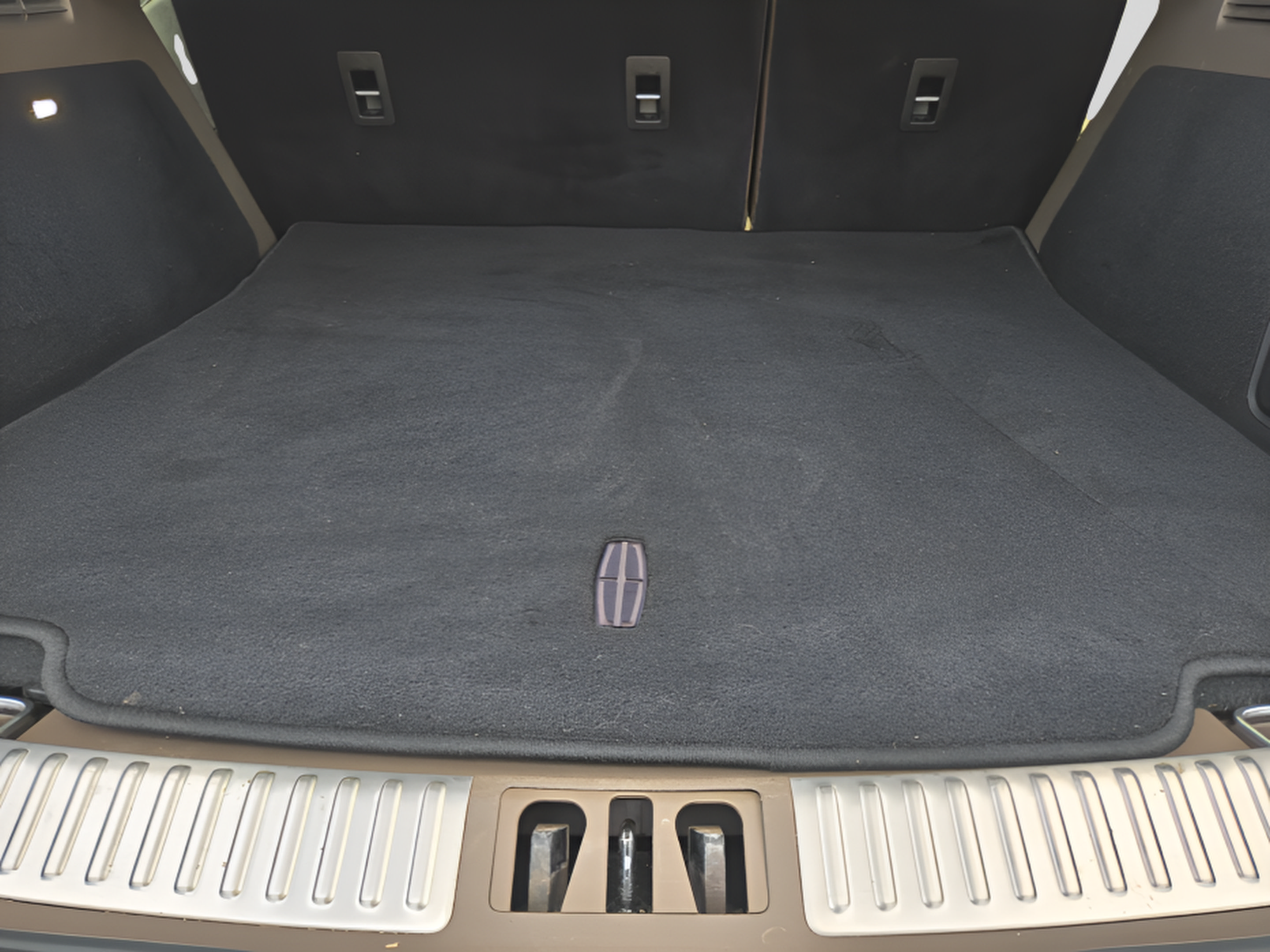 Used 2016 Lincoln MKX Reserve w/ Luxury Package FWD image 27