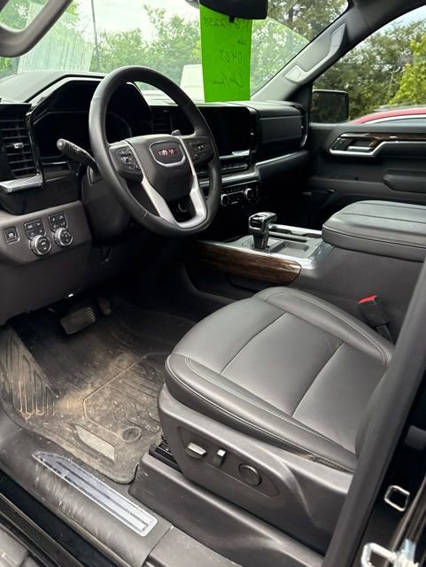 Used 2024 GMC Sierra 1500 Elevation w/ Elevation Premium Package AWD/4WD image 5