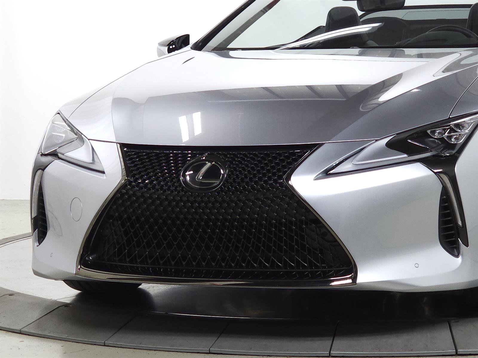 Used 2022 Lexus LC 500 Convert w/ Inspiration Series RWD image 3