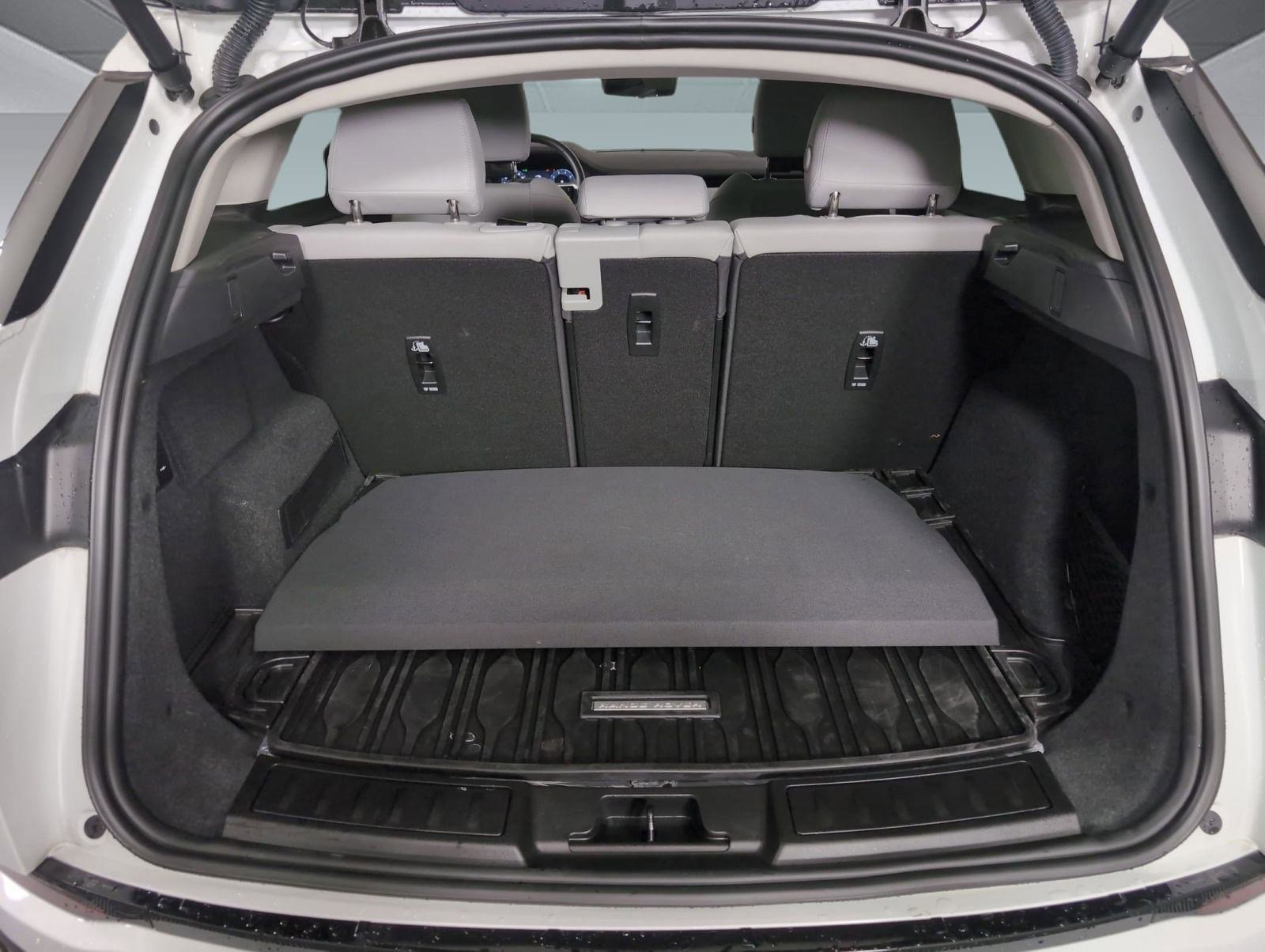 Certified 2025 Land Rover Range Rover Evoque S image 26