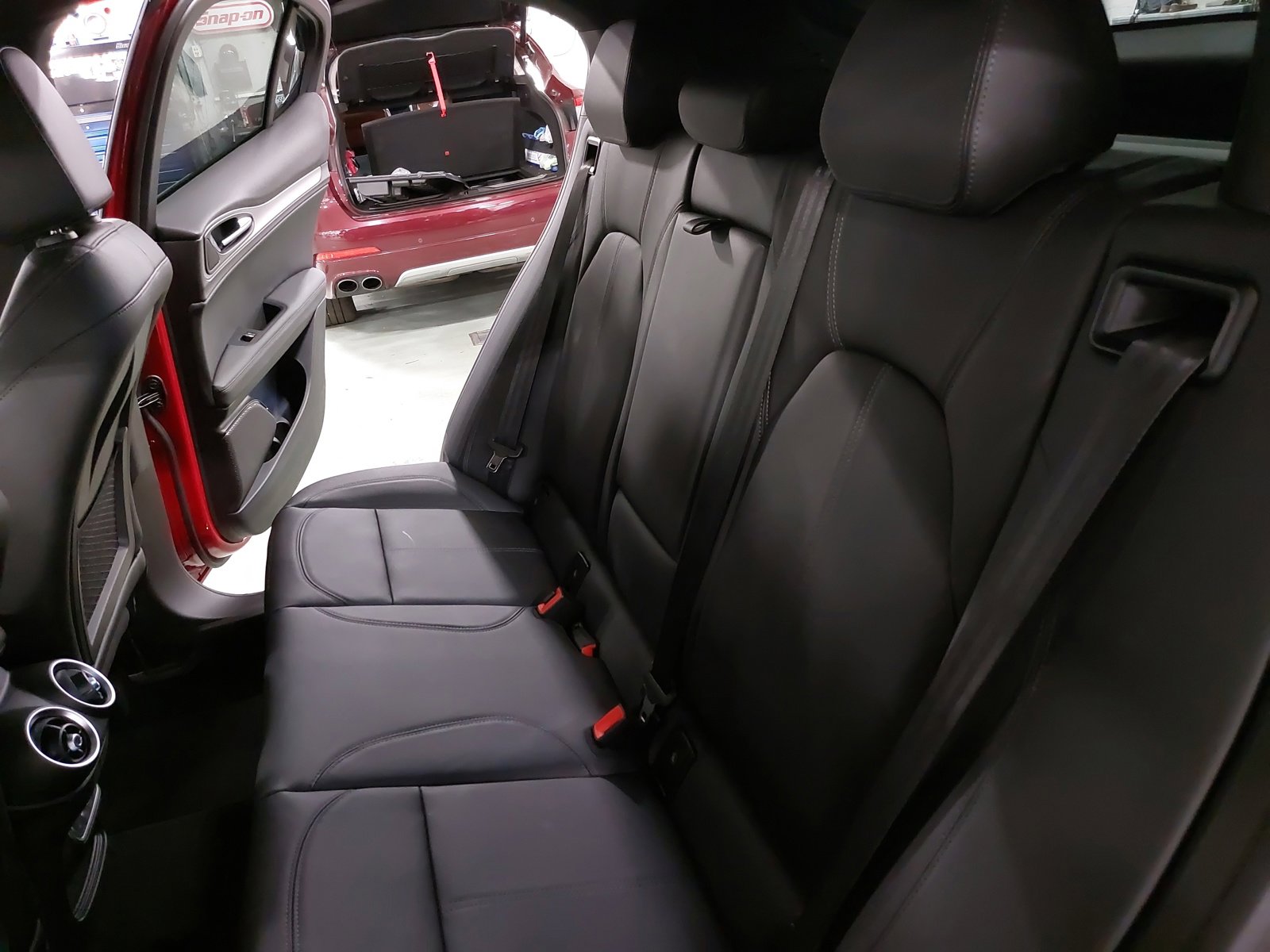 New 2025 Alfa Romeo Stelvio Sprint image 15