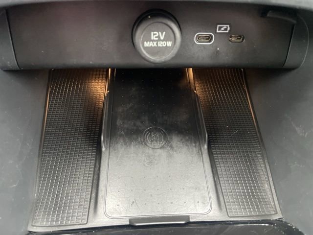 Certified 2024 Volvo XC40 B5 Plus w/ Protection Package Premier image 24