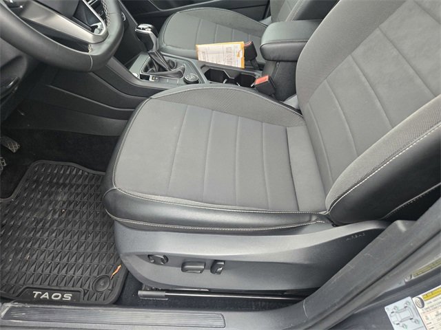 Used 2022 Volkswagen Taos SE w/ Panoramic Sunroof Package image 23