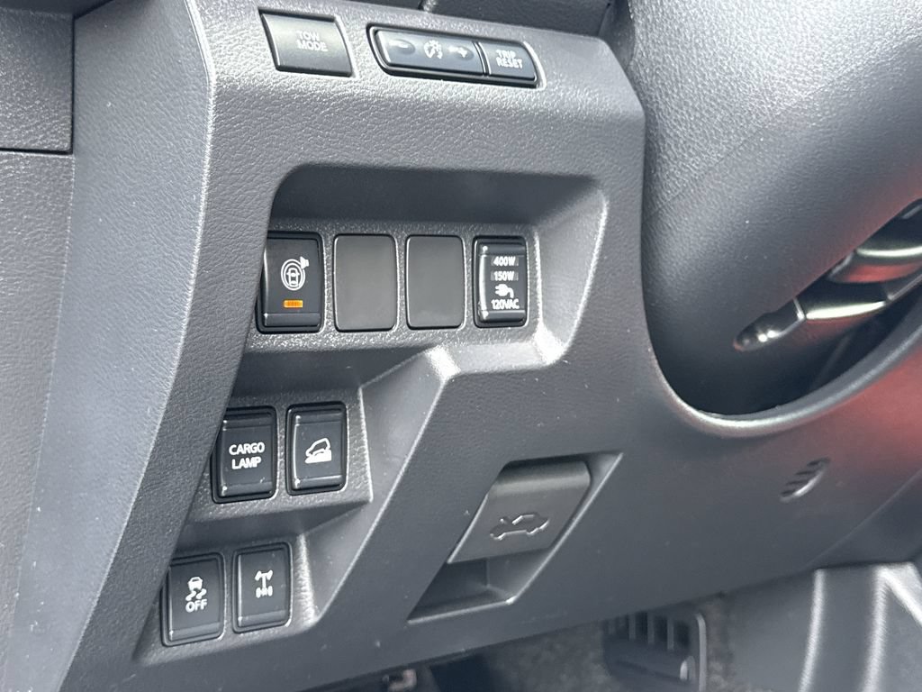 Used 2022 Nissan Frontier PRO-4X AWD/4WD image 24
