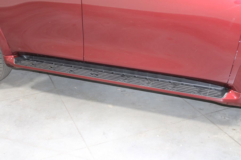 Used 2024 Nissan Armada Platinum w/ Captain's Chairs Package image 12