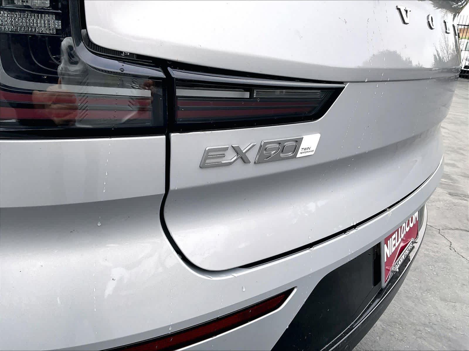 New 2025 Volvo EX90 Plus w/ Protection Package Premier AWD/4WD image 26