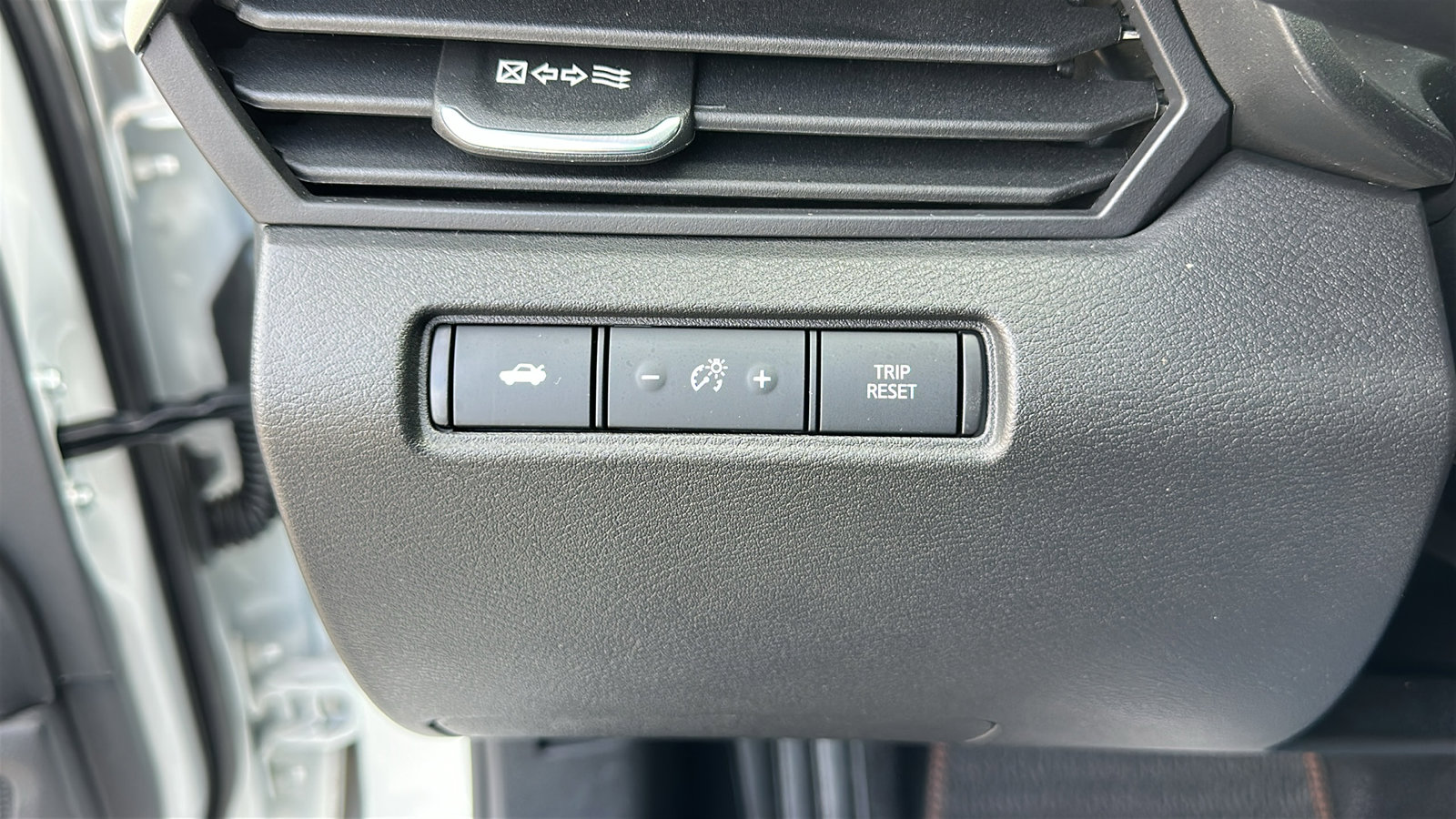 Certified 2023 Nissan Altima 2.5 SR image 14