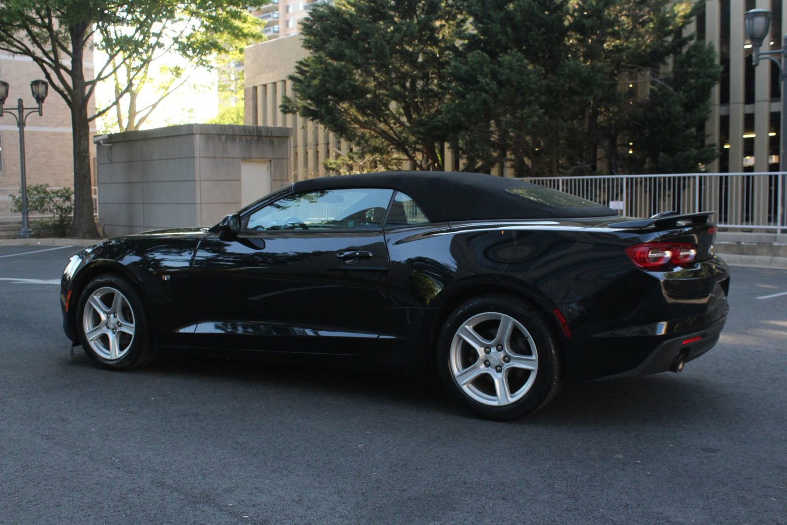 Used 2021 Chevrolet Camaro LT w/ Technology Package RWD image 9