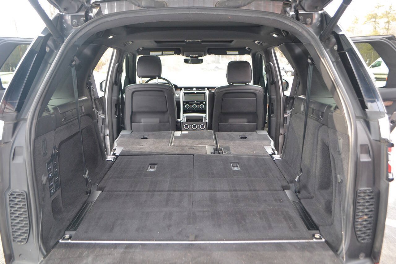 Used 2017 Land Rover Discovery HSE AWD/4WD image 13