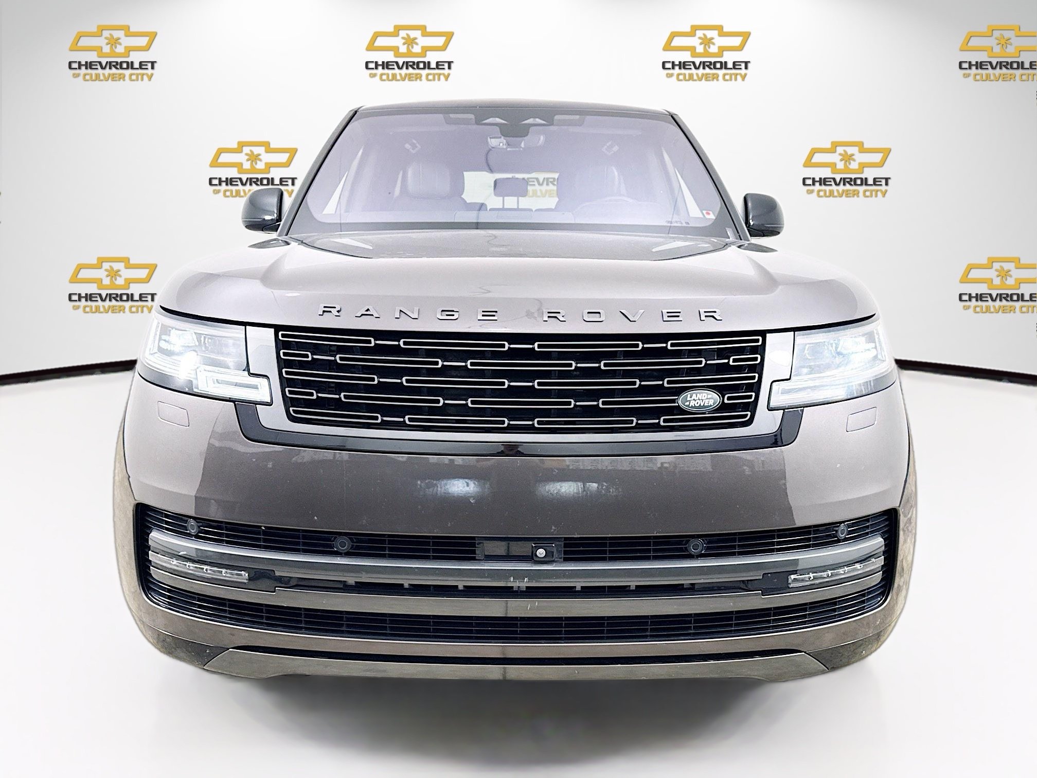 Used 2023 Land Rover Range Rover SE AWD/4WD image 2