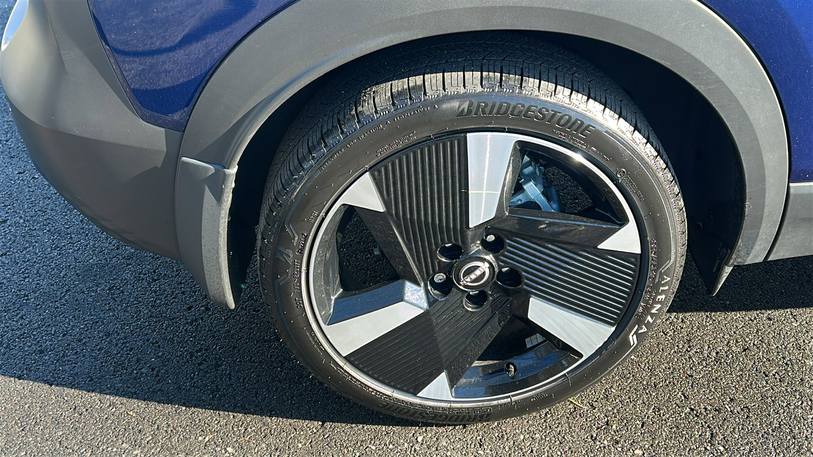 Certified 2025 Nissan Kicks SR image 13