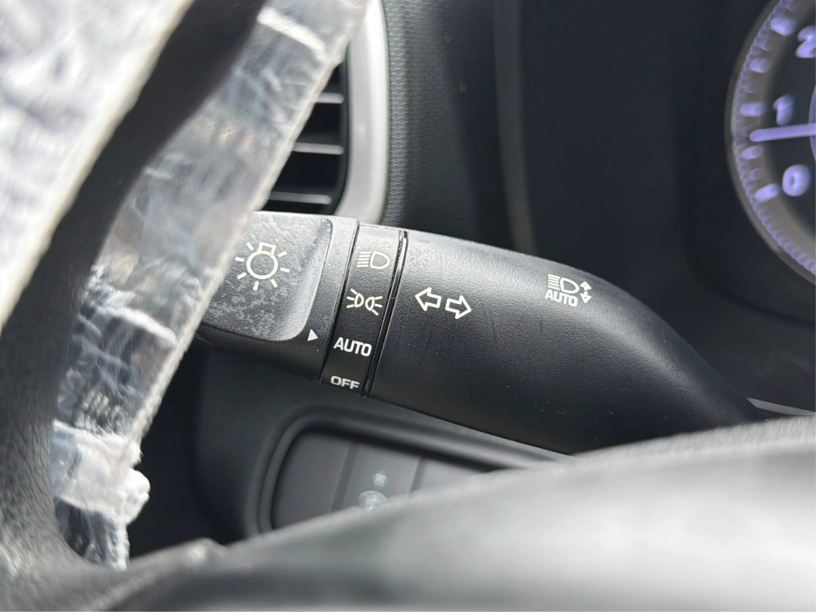 Used 2021 Hyundai Venue SE FWD image 21