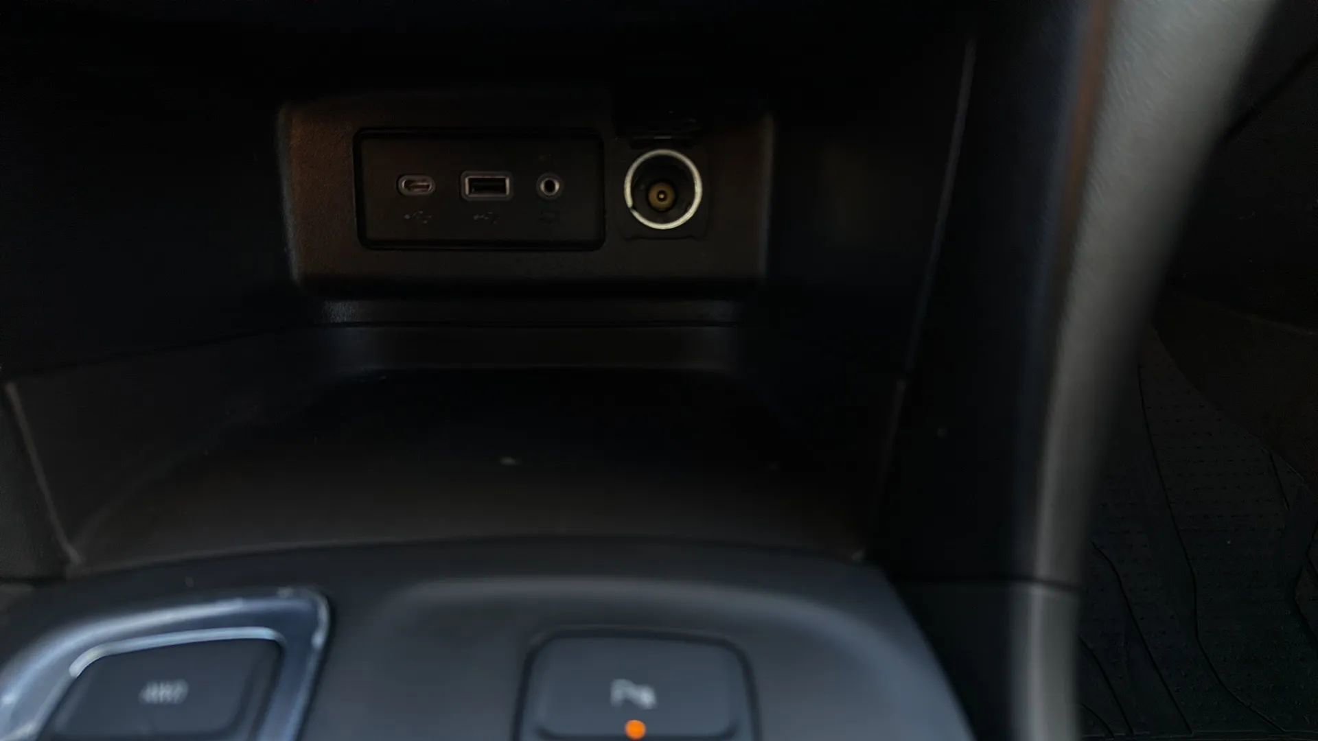 Used 2023 Chevrolet Equinox LT w/ LPO, Floor Liner Package image 19