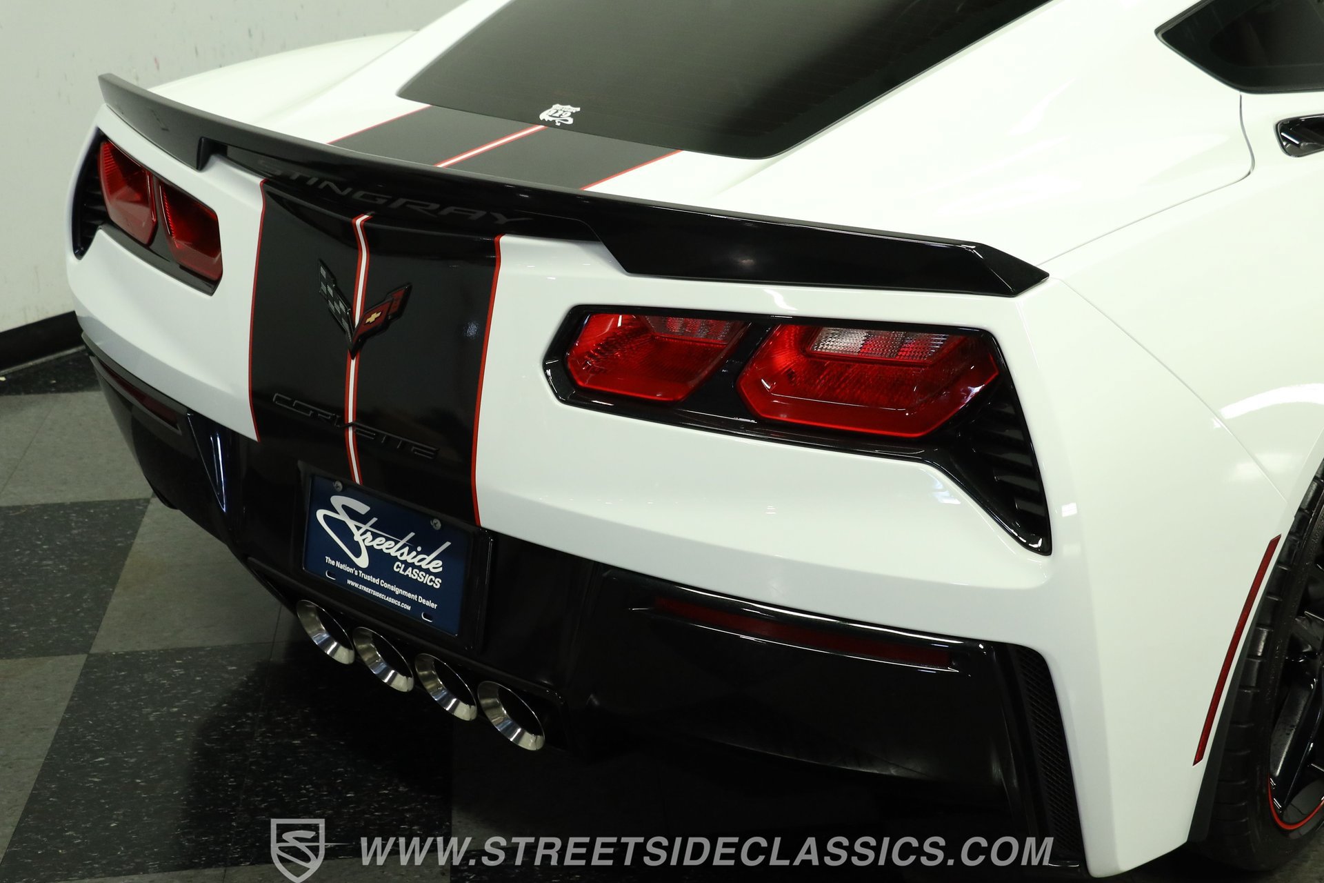 Used 2015 Chevrolet Corvette Stingray Coupe w/ Pacific Design Package RWD image 25