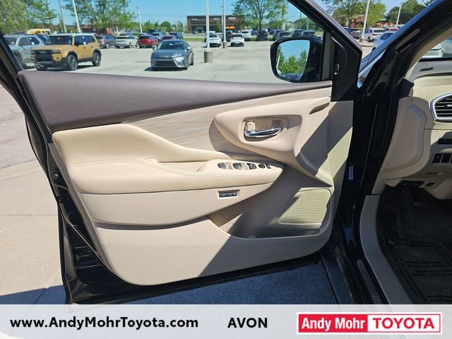 Used 2015 Nissan Murano Platinum w/ Platinum Technology Package AWD/4WD image 11