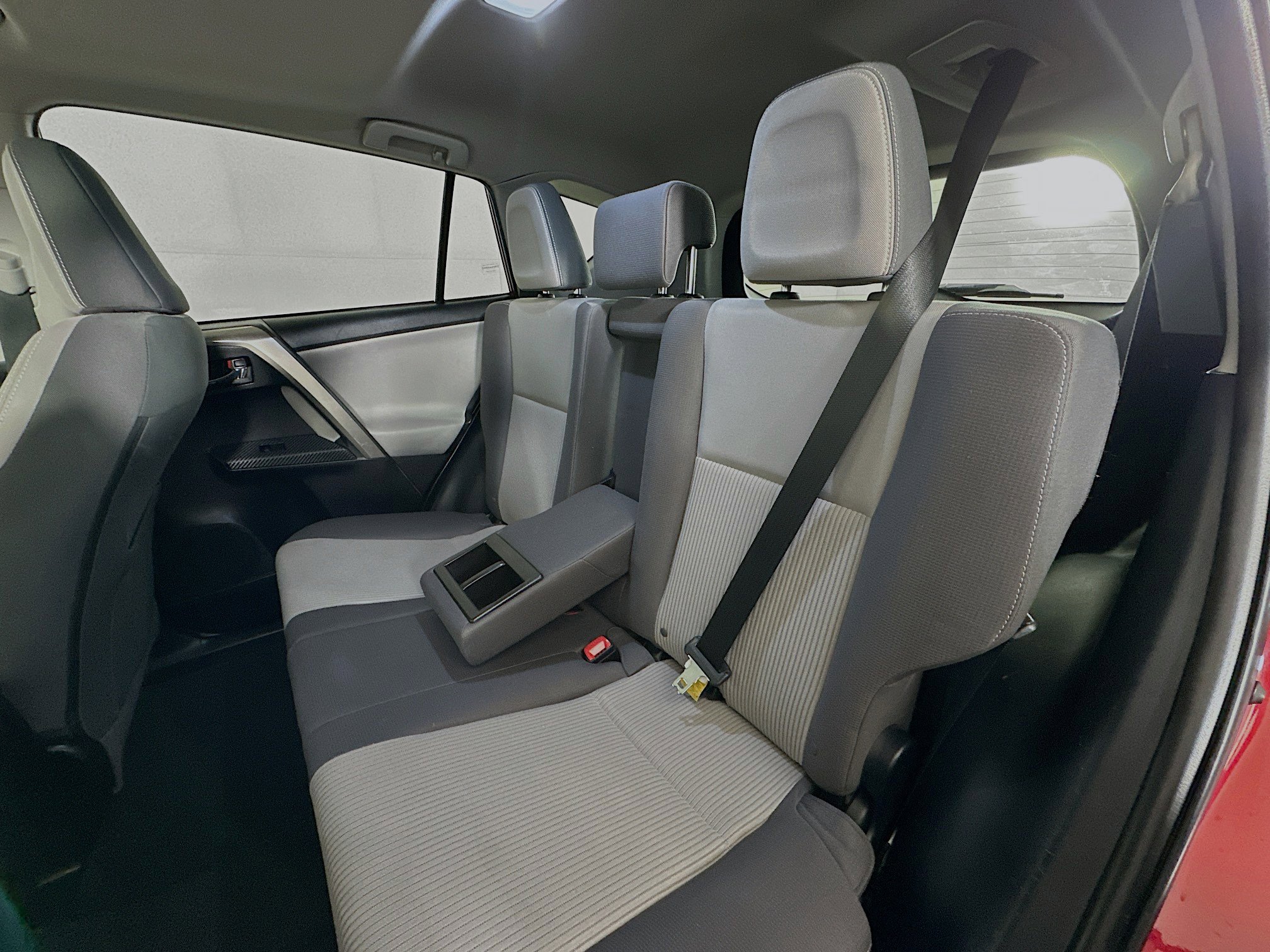 Used 2015 Toyota RAV4 XLE image 26