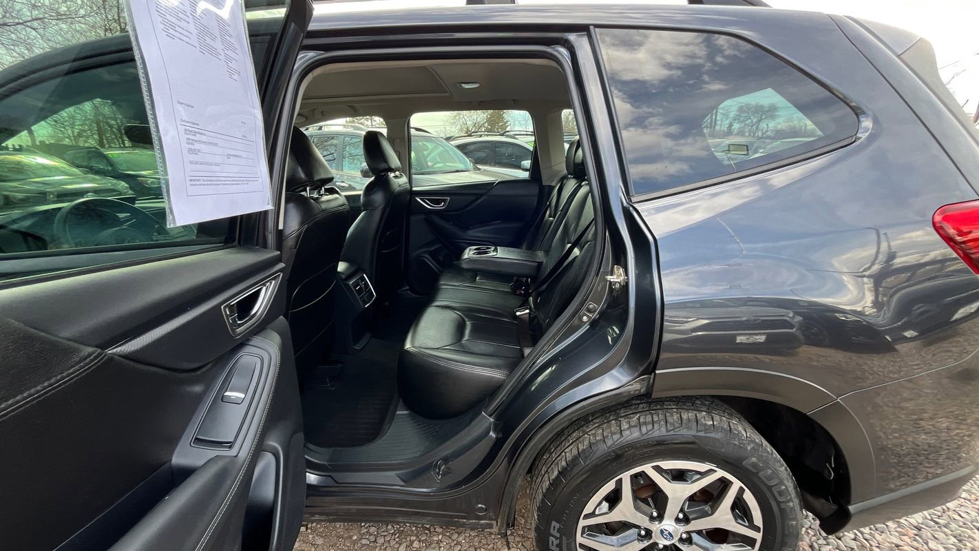 Used 2019 Subaru Forester Premium w/ All-Weather Package image 21