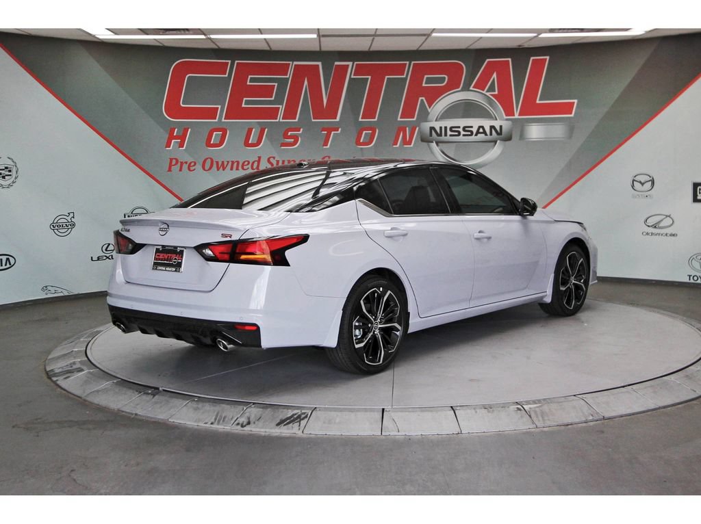 New 2026 Nissan Altima 2.5 SR w/ SR Premium Package FWD image 4