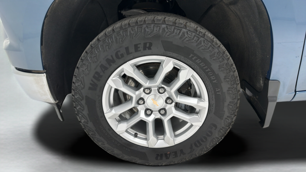 Used 2024 Chevrolet Silverado 1500 LT AWD/4WD image 10