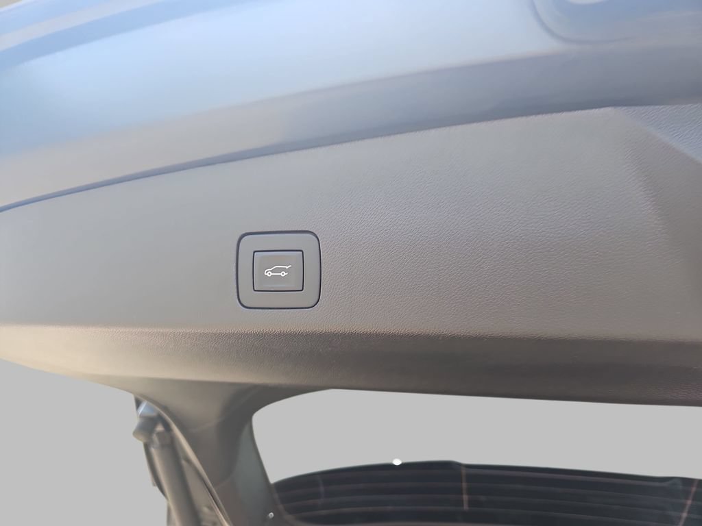 Certified 2023 Buick Encore GX Select w/ Sport Touring Package FWD image 17