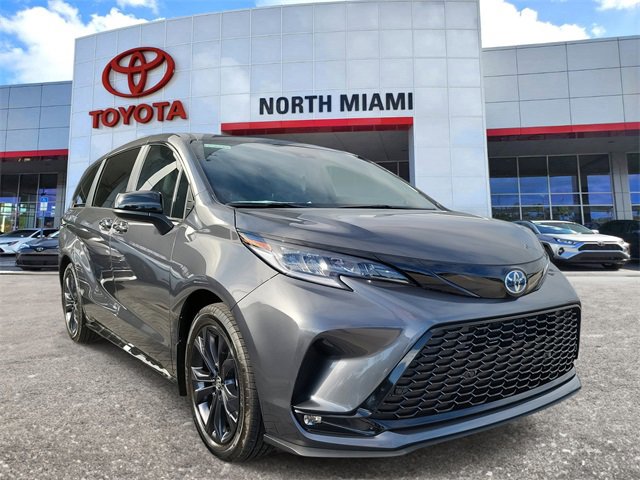 New 2025 Toyota Sienna XSE