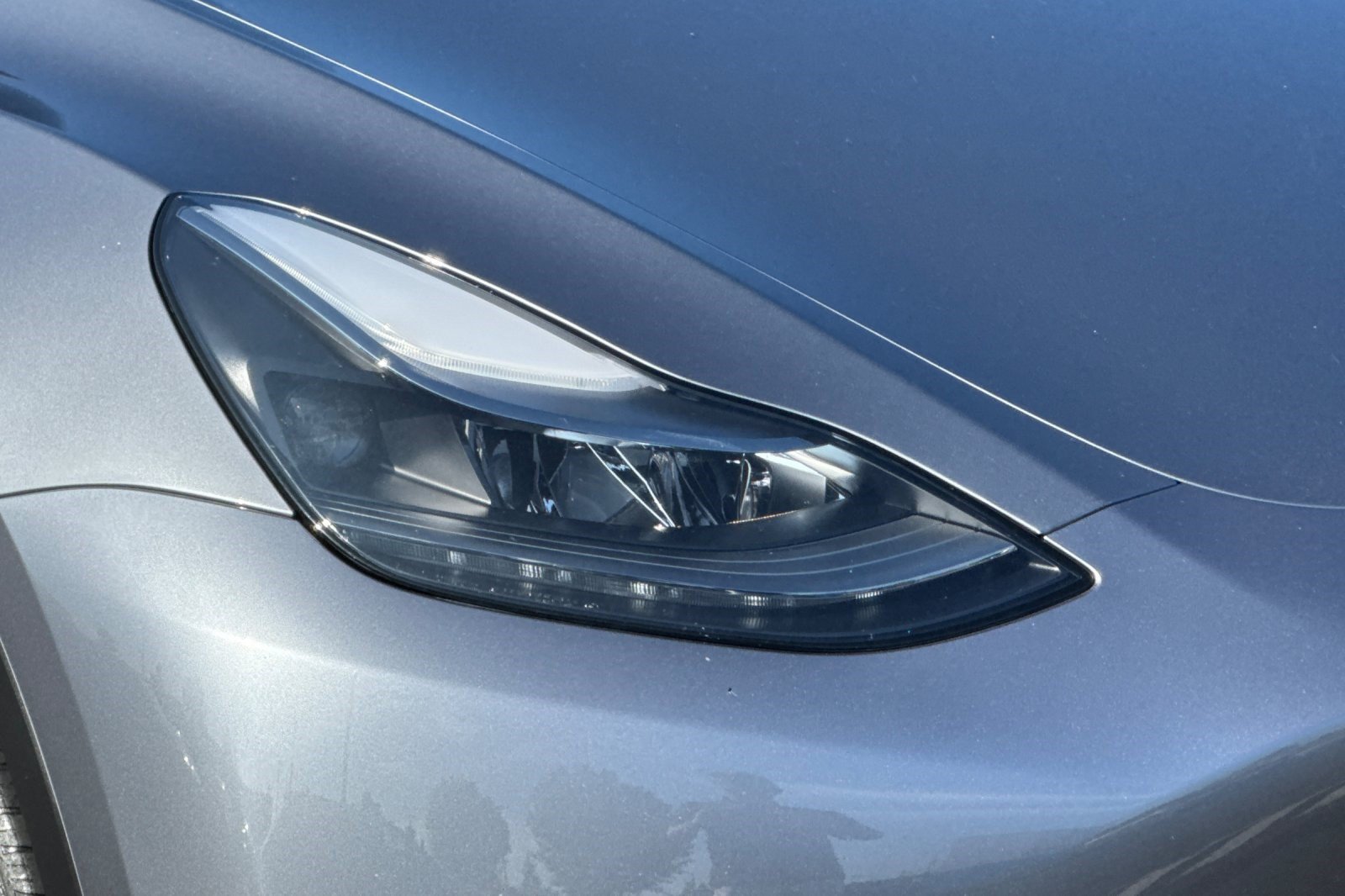 Used 2024 Tesla Model Y Long Range RWD image 12