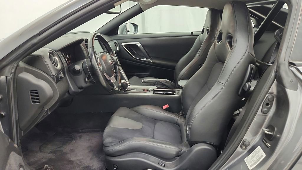 Used 2011 Nissan GT-R Premium AWD/4WD image 43