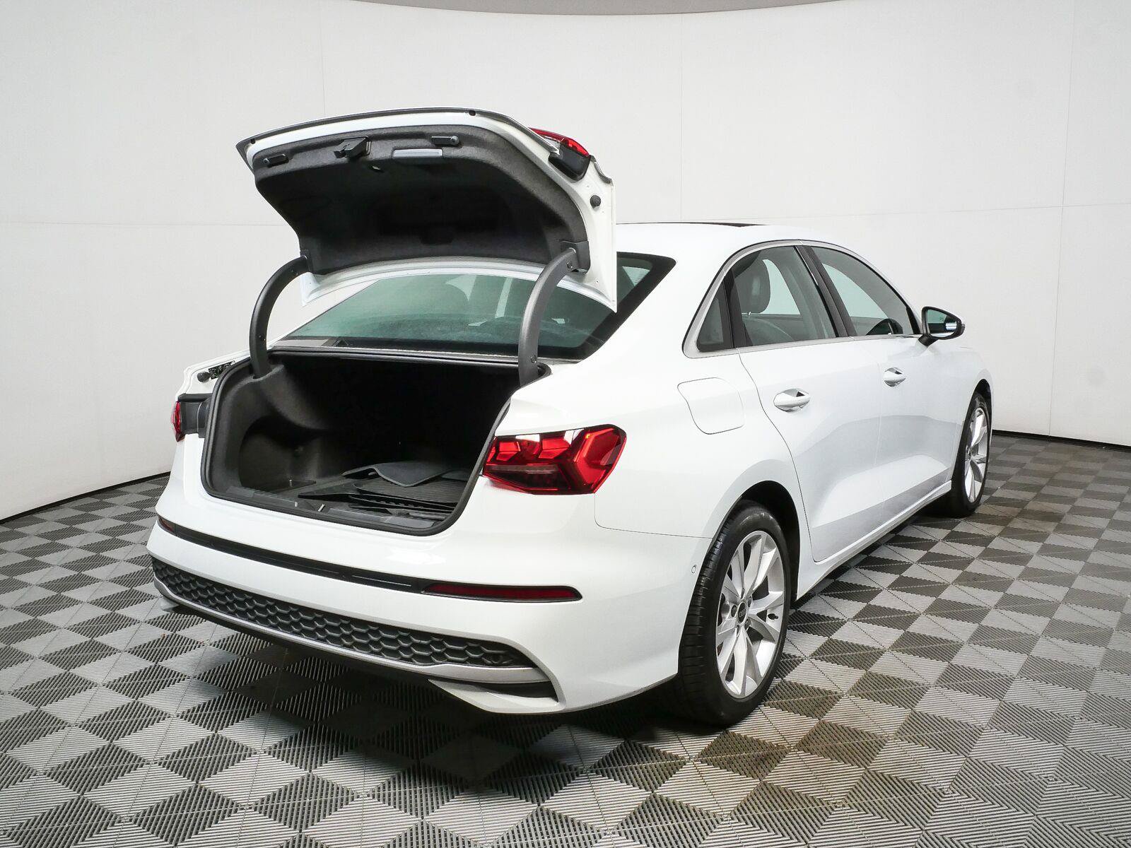 Used 2025 Audi A3 2.0T Premium w/ Convenience Package AWD/4WD image 28