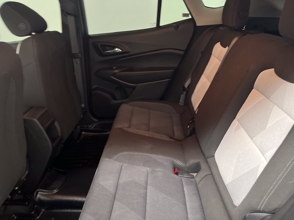 Used 2024 Chevrolet Trax LS w/ LS Convenience Package FWD image 13