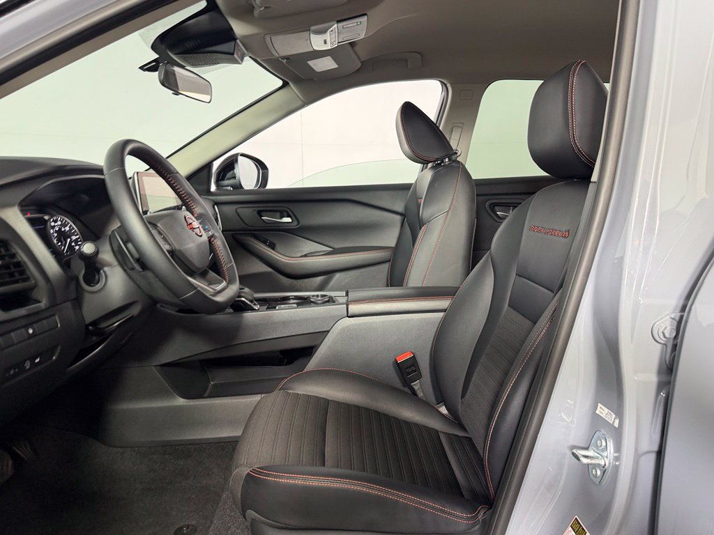 Used 2026 Nissan Rogue SV AWD/4WD image 19